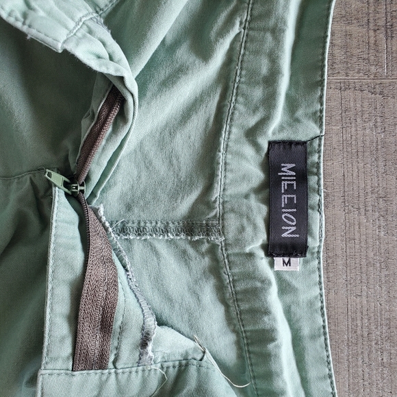 Ruffle Hem Paper Bag Front Zip Shorts - Picture 3 of 6